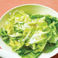 Boston Lettuce Salad with Celery_image