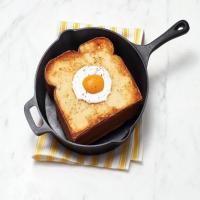 Egg-in-a-Hole Cake_image
