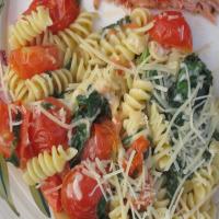 Fusilli With Spinach and Asiago Cheese_image