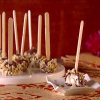 Vanilla Gelato Bites with Chocolate and Hazelnuts_image