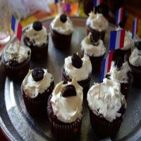 Mini Oreo Surprise Cupcakes image