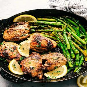 Lemon Garlic Butter Herb Chicken with Asparagus | The Recipe Critic_image