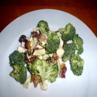 Broccoli Salad With Bacon and Craisins_image