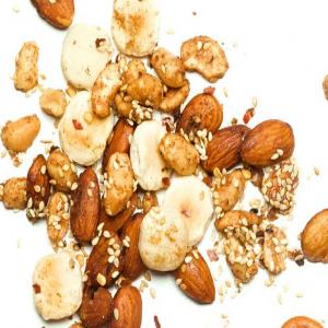 Spicy Sesame Almonds and Peanuts with Oyster Crackers_image