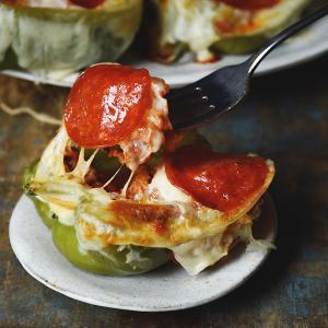 Low-Carb Easy Pizza Stuffed Peppers_image