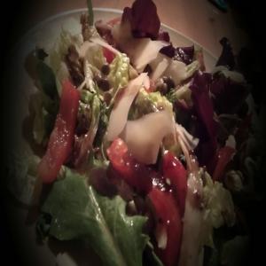 Red Leaf Lettuce With Roasted Red Pepper Salad_image