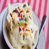 Soft and Rich Vanilla Frozen Custard Recipe_image