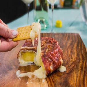 Prosciutto-Wrapped Grilled Brie with Pineapple_image