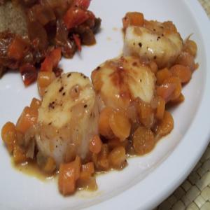 Seared Scallops With Ginger-Thyme Pan Sauce_image
