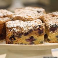 Classic Blueberry Crumb Cake_image