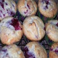 Raspberry Cream Cheese Muffins_image