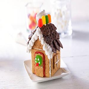 Holiday Gingerbread House_image