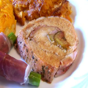 Roast Pork Loin With Fig and Prosciutto Stuffing_image