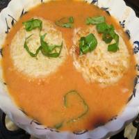 Smoky Tomato Soup With Gruyere Toasts_image