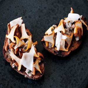 Tapas: Sourdough Toasts with Mushrooms and Oysters Recipe - (4.7/5) image