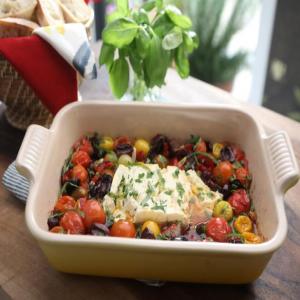 Herby Baked Feta Dip with Tomatoes, Peppers and Olives_image