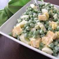 Green Pea Salad With Cheddar Cheese_image