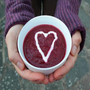 Beetroot & Red Pepper Soup Recipe - (4.2/5)_image