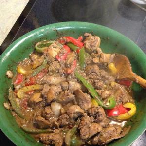 Savory Chicken Livers with Sweet Peppers and Onions_image