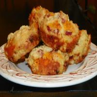 Ham and Cheddar Muffins_image