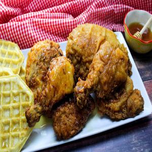 Buttermilk Fried Chicken With Spicy Honey Drizzle_image