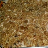 Apricot-Cherry Bars With Oatmeal Crumble Topping_image