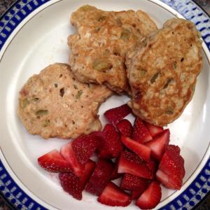 Oatmeal Rhubarb Pancakes_image