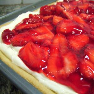 Strawberry Splendor Pizza Recipe image