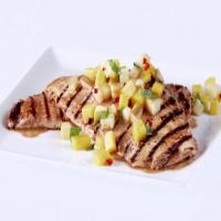 Grilled Chicken with Apple-Mango Chutney_image