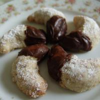 Viennese Crescent Holiday Cookies_image