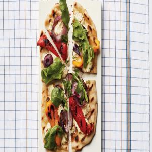 Grilled Pepper and Red-Onion Pizzas_image