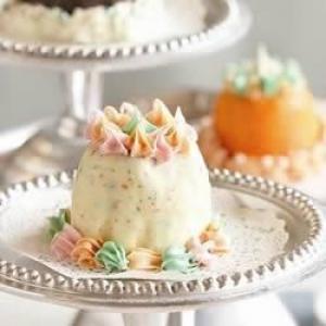 Festive Mini Ice Cream Cakes_image