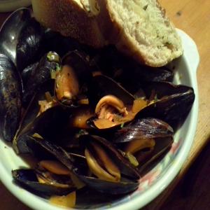Mussels in Saffron Broth (Cozze Allo Zafferano)_image