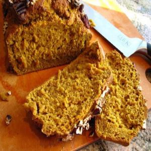 Old-Fashioned Pumpkin Nut Loaf Bread_image