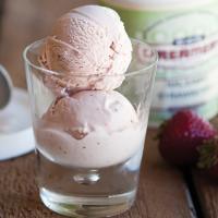 Balsamic Strawberry Ice Cream_image
