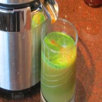 Kale Carrot and Apple Calcium Booster Juice for Juicer image