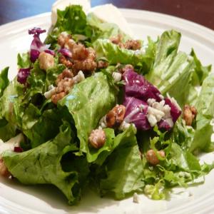 Spring Salad With Gorgonzola and Walnuts_image
