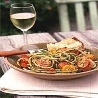 Sea Scallops and Pasta with Garden-Herb Pesto_image