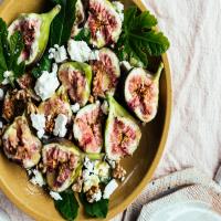 Fresh Fig and Feta Salad With Toasted Walnuts_image