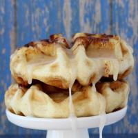 Cinnamon Roll Waffles Recipe_image