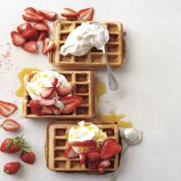 Whole-Grain Waffles with Sliced Strawberries and Yogurt_image