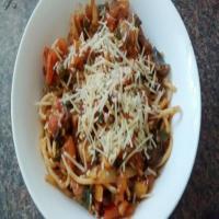 Pasta With Tomatoes, Black Olives and Capers_image