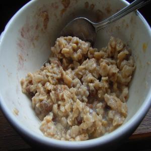 Maple Oatmeal With Dried Fruit and Granola_image