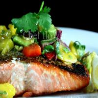 Salmon With Coriander/Cilantro Mango Salsa_image