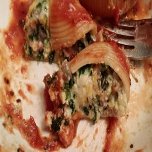 Spinach & Sausage Stuffed Pasta Shells image