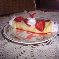Creamy Strawberry Crepes_image