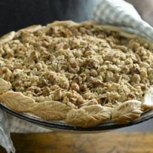 California Walnut Streusel Apple Pie_image
