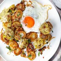 Sautéed artichokes, potatoes & egg image