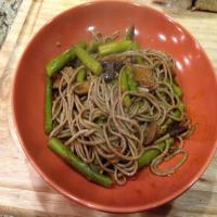 Soba Noodles with Beef, Asparagus and Mushrooms Recipe - (4.3/5)_image