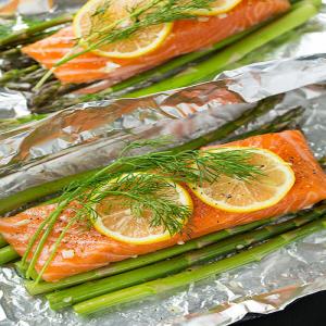 Baked Salmon and Asparagus in Foil_image